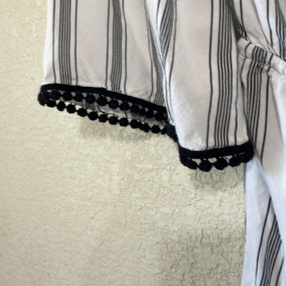 Forever 21 Striped Off-Shoulder Women's Top - Picture 4 of 7